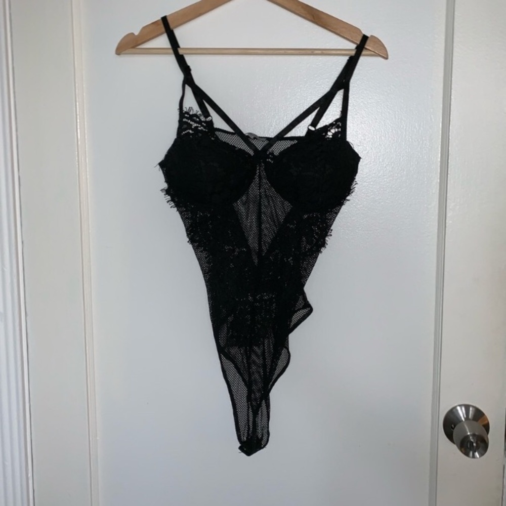 Cute black body suit! Almost perfect condition!